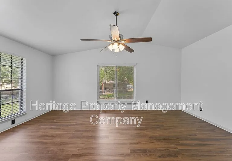 2526 Town Briar St — Photo 26