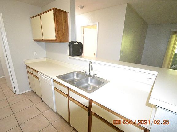 5th image of 1400 Gandy Blvd N Unit 208