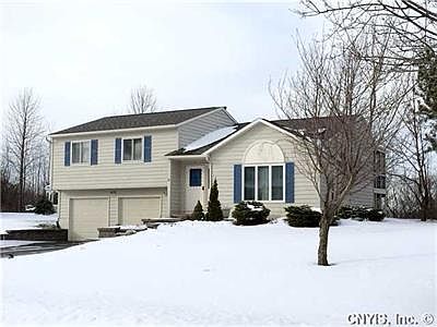 3rd image of 410 Mallard Dr