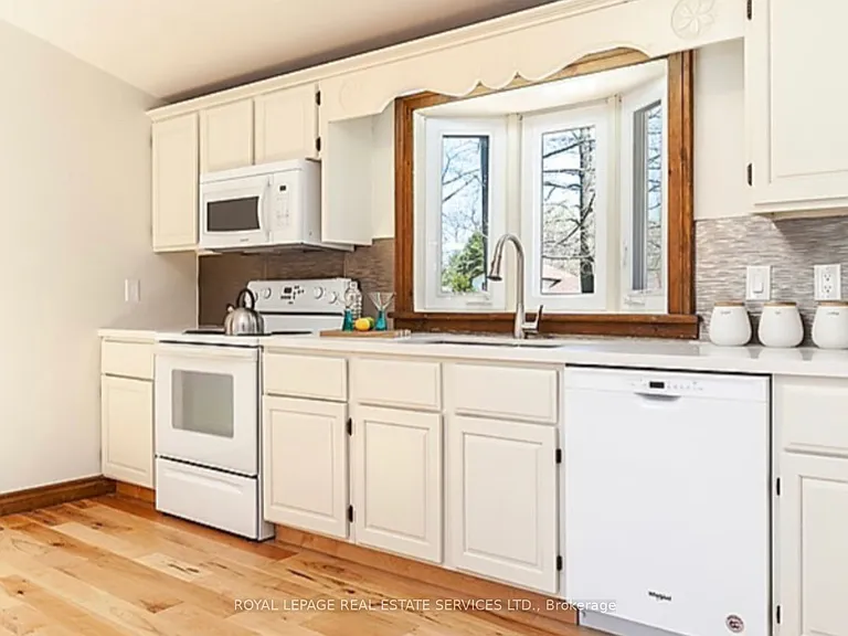 90 Edgewater Rd — Photo 6
