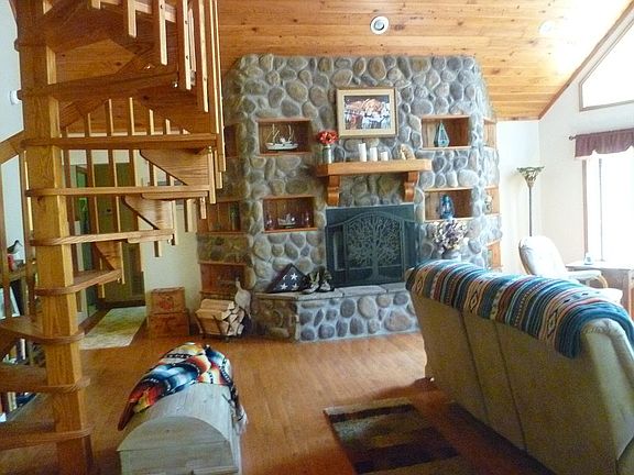 4th image of 452 High Meadows Dr
