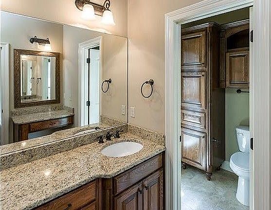 5th image of 10019 Goodland Cir