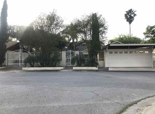 104 Clubview Dr, Laredo, TX 78041