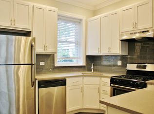 3848 N Southport Ave #1, Chicago, IL 60613