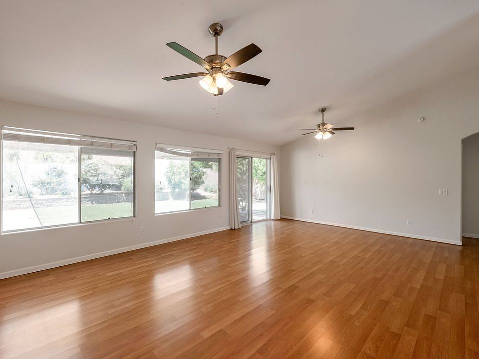 1st image of 4560 E Grovers Ave