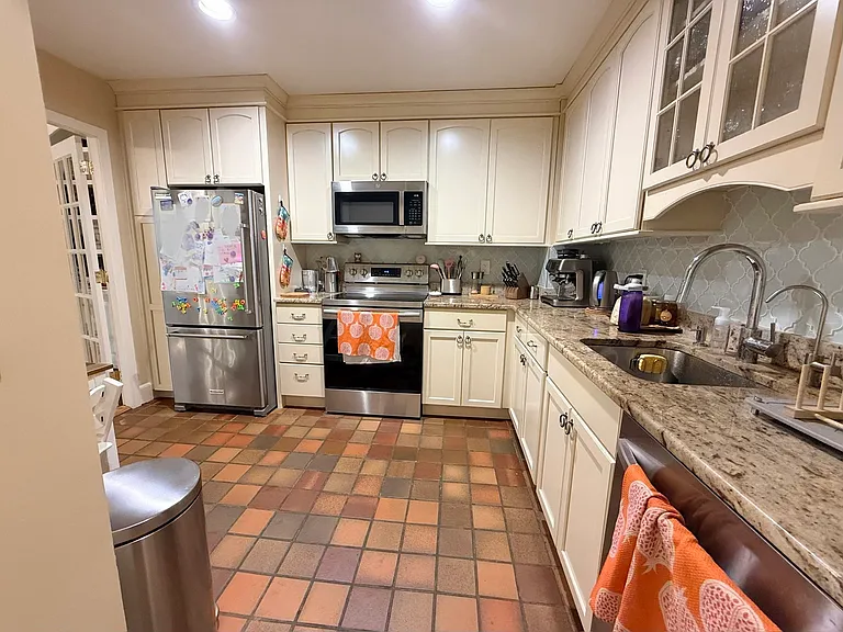 1083 Beacon St #3 — Photo 5
