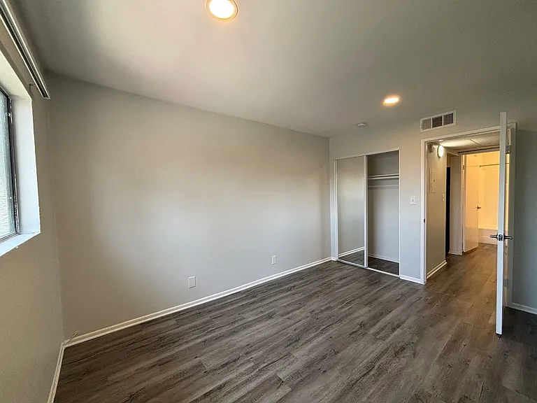 951 S. Oxford Ave. — Photo 55