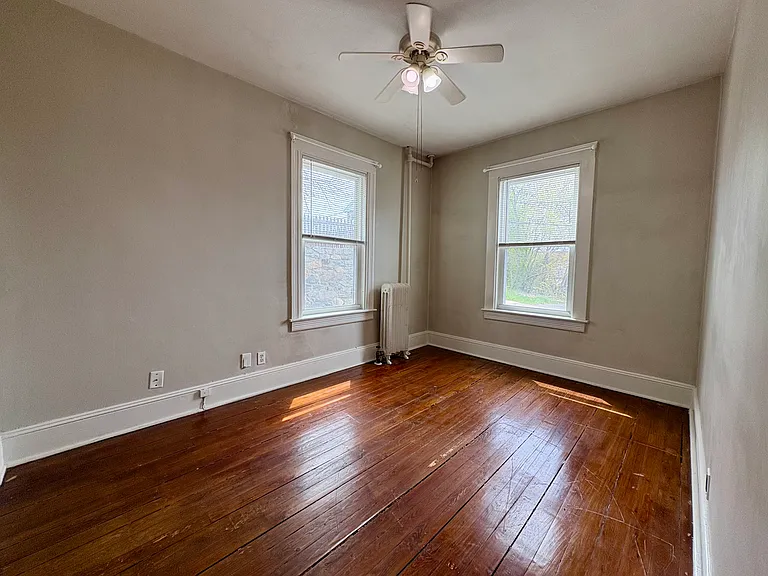 231 Cato St #2R — Photo 6