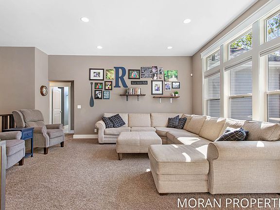 5th image of 2512 Cedar West Dr