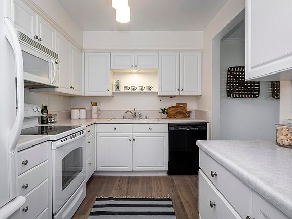 5th image of 2727 Miradero Dr APT 304