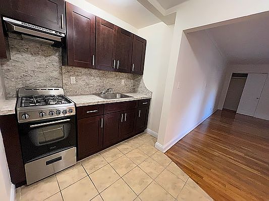 3rd image of 86-75 Midland Pkwy #1E