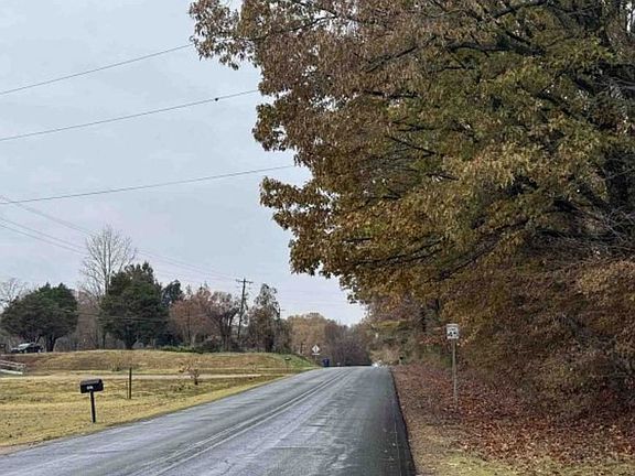 Exterior Neighborhood (street photo)