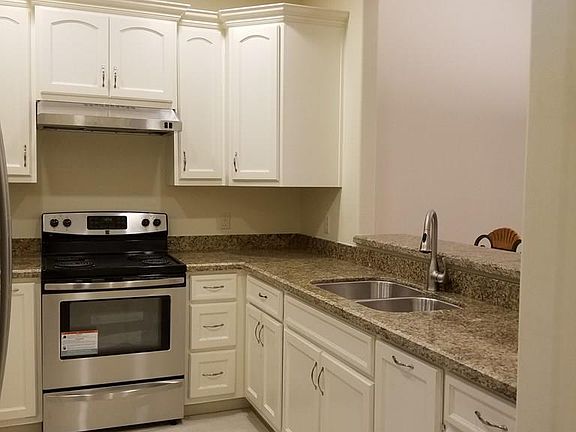 5th image of 4207 Las Palmas Cir #B2