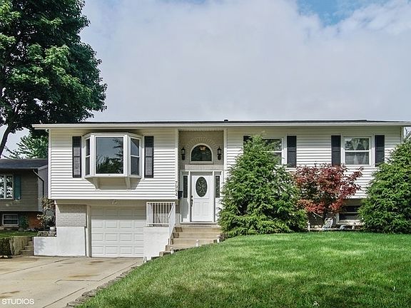 2nd image of 7984 Carlisle Dr