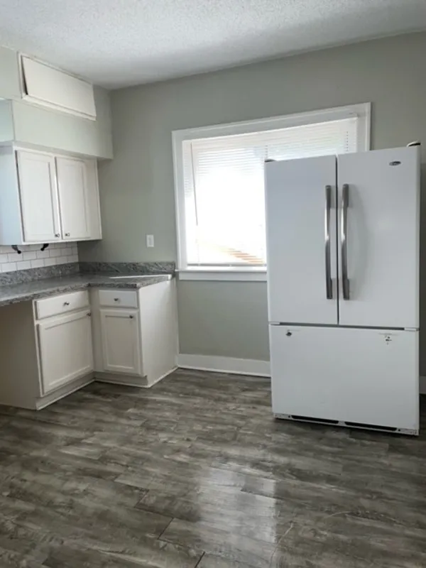 Building Photo - 97 Batavia St #1