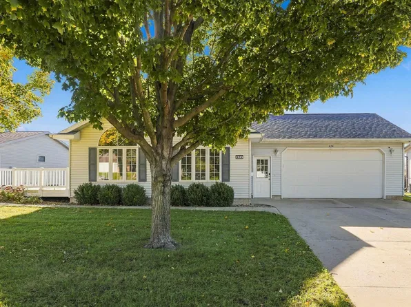 424 Amber Ln, Elk Run Heights, IA 50707