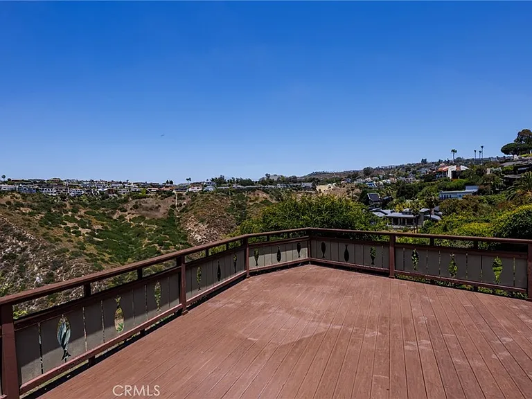 1840 Temple Hills Dr — Photo 52