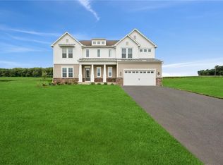 5713 Frederick Dr E, Allen Township, PA 18017