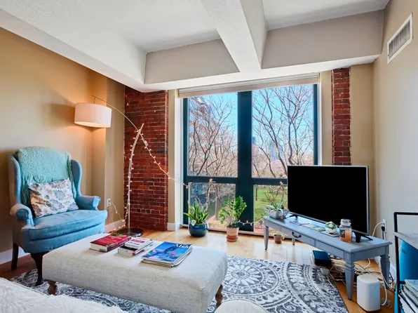 42 8th St APT 4410, Charlestown, MA 02129