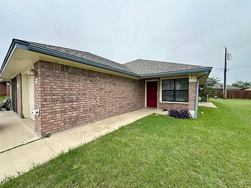4311 Thunder Creek Photo 1