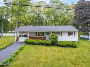 3 N Jordan Dr, Saratoga Springs, NY 12866