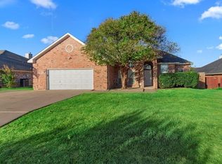 521 Ridgewood St, Lake Dallas, TX 75065