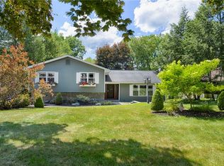 125 Pine Ridge Dr, Newark, NY 14513
