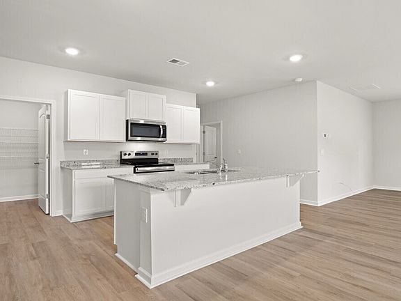 3rd image of 102 Glenrise Rd