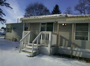 17 Orange Grove Dr, Batavia, NY 14020