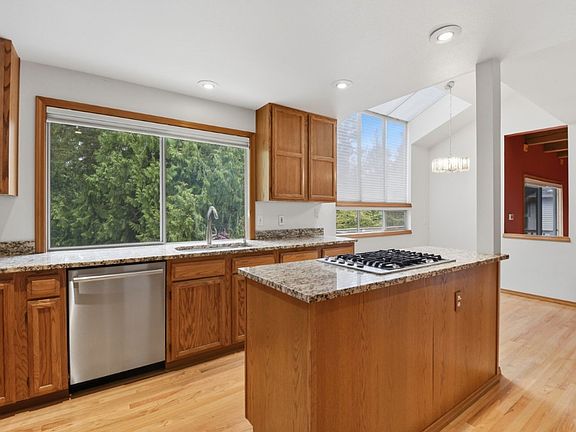 5th image of 22348 NE 18th St