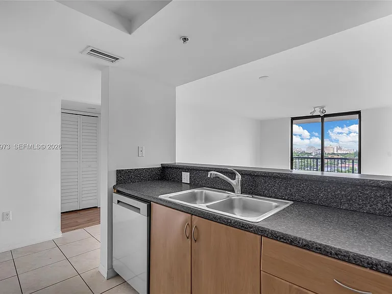 1690 SW 27th Ave #608 — Photo 12