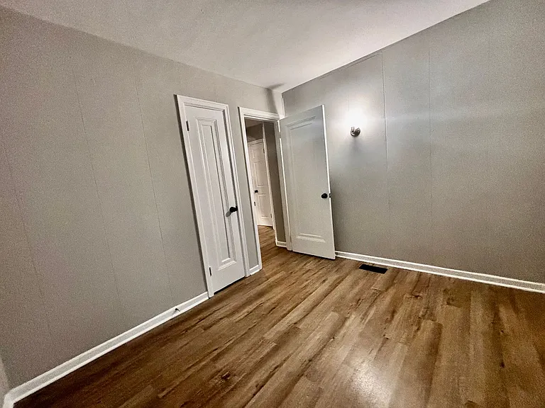 555 Hadley Avenue — Photo 25