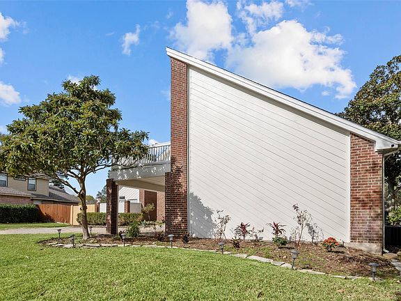 4th image of 18706 Walden Forest Dr