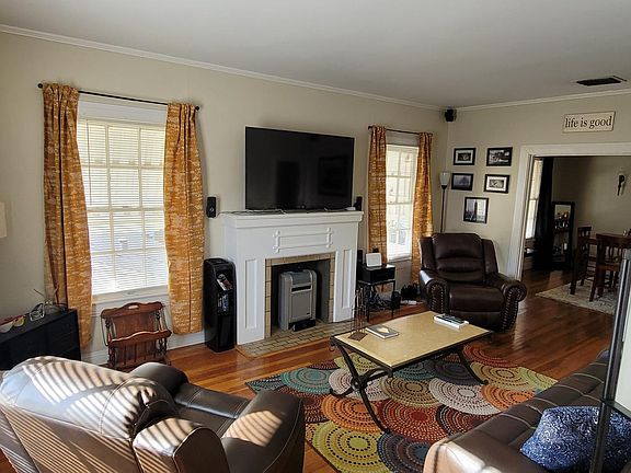 Spacious Livingroom