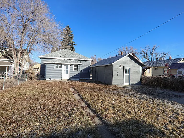 458 Park St — Photo 14
