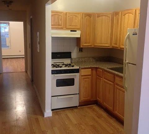 5th image of 371 Marion St #2L