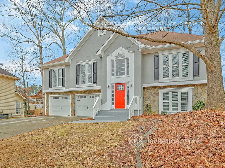307 Clubhouse Ct NW — Photo 3