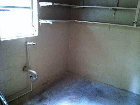 4th image of 132 SW Hydraulic Way