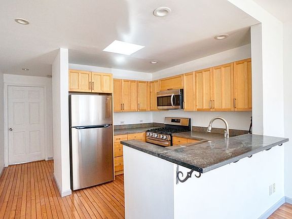 4th image of 493 Atlantic Ave #3F