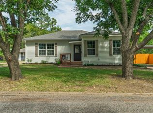 1210 Earl St, Commerce, TX 75428