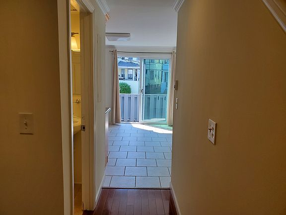 4th image of 110 Beachview Ave Unit 220