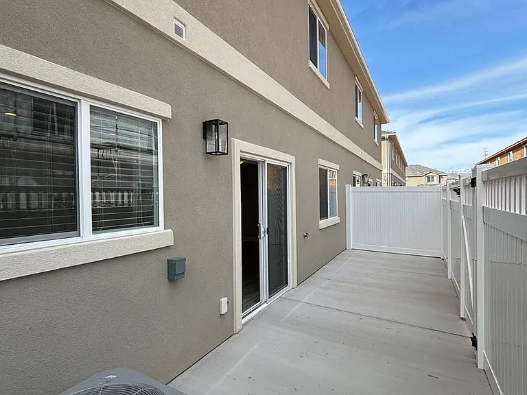 1042 S 1450 East St #22 — Photo 20
