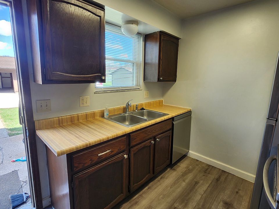 1st image of 1231 Redbluff Dr #B