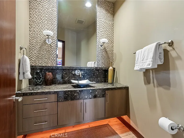 68 Royal Saint Georges Way — Photo 39