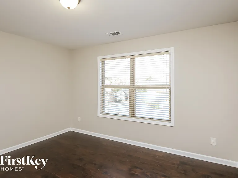 2545 Mossy Rock Pl — Photo 12