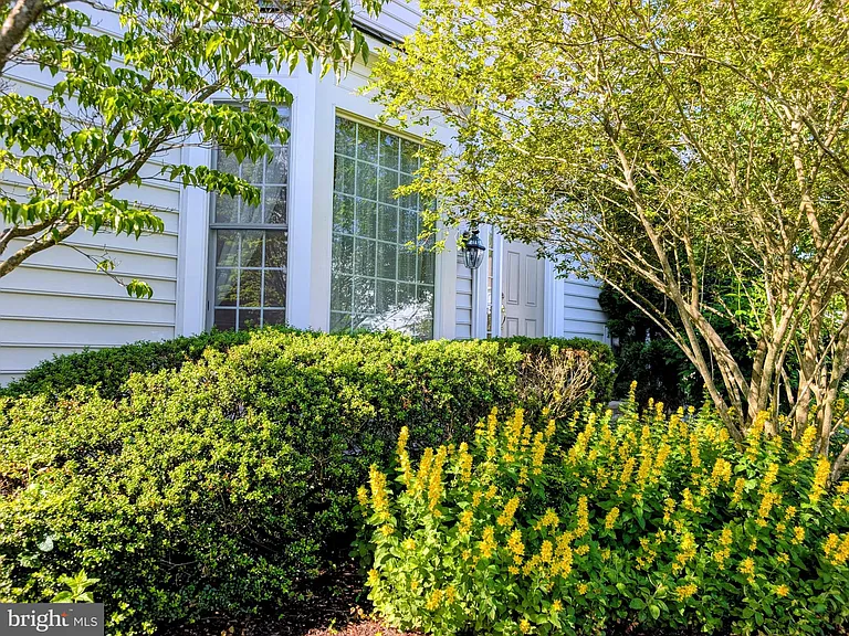 8 Trewbridge Ct — Photo 2
