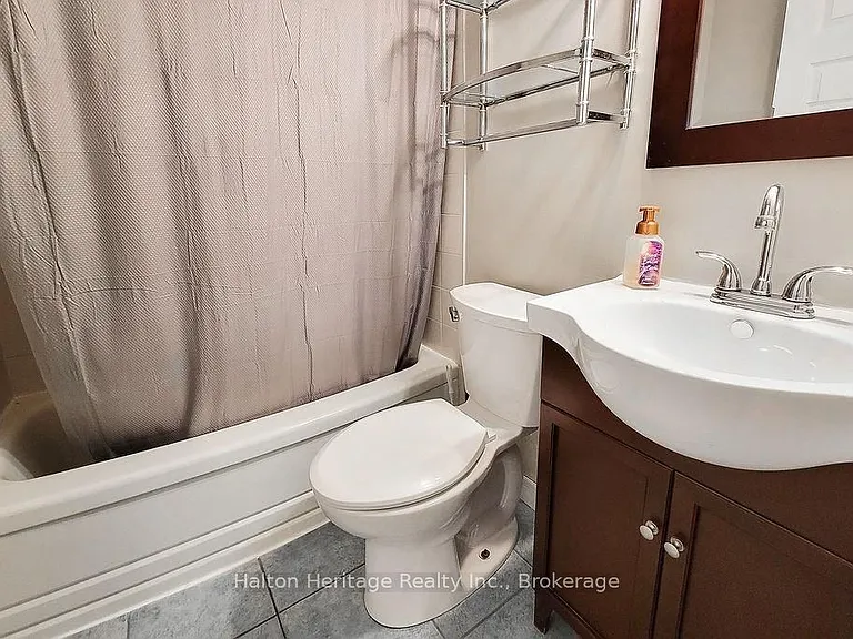 81 Charlton Ave E #905 — Photo 11