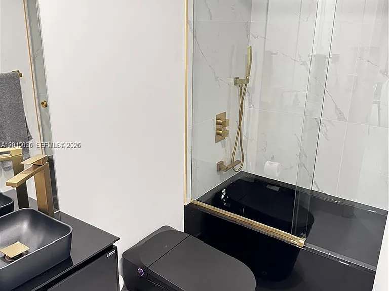 800 Claughton Island Dr #502 — Photo 18