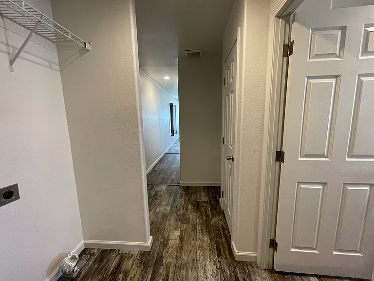 400 Tolas Pl — Photo 1
