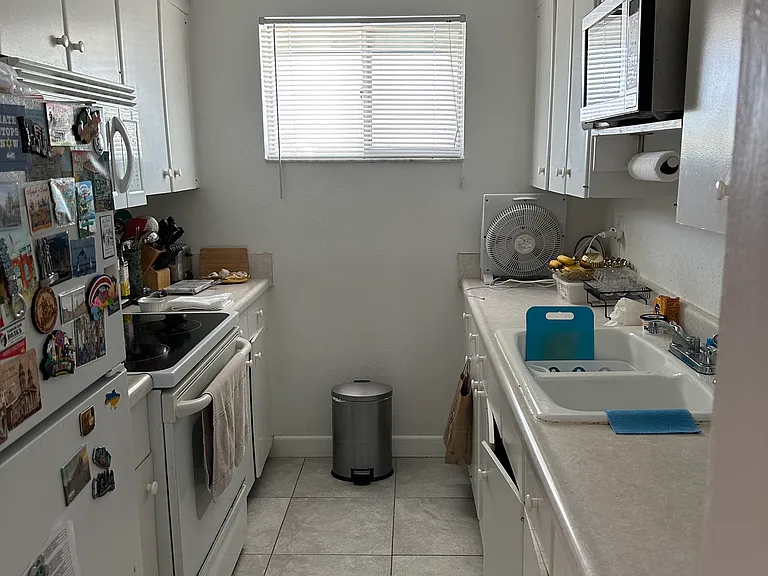 3465 Bee Ridge Rd #328 — Photo 4